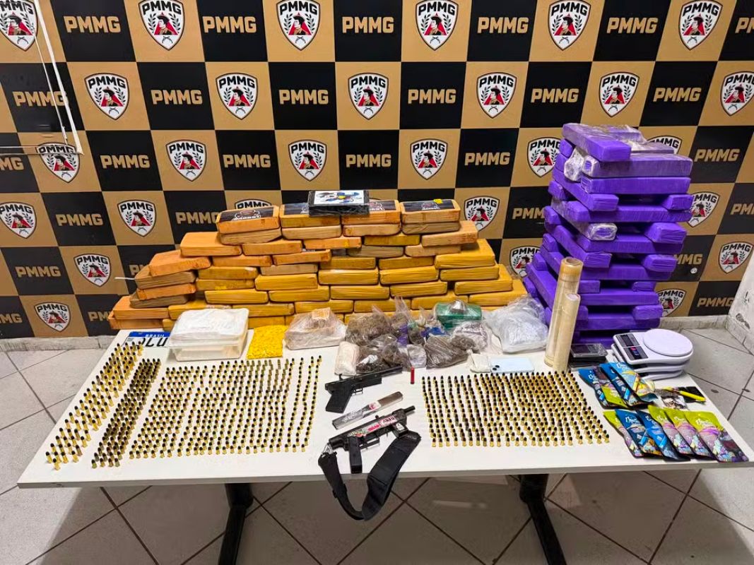 PM apreende submetralhadora, drogas e mais de 900 munições durante operação em Governador Valadares