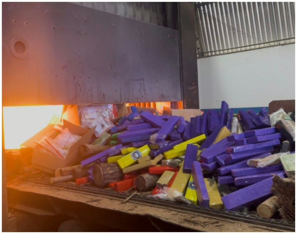 PCMG acompanha destruição de cerca de uma tonelada de drogas em Patos de Minas
