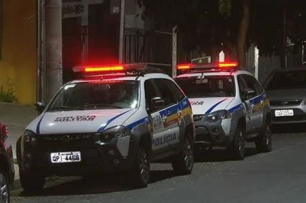 PM e PRF fecham cerco e recuperam HB20 tomado de assalto em Santa Maria de Itabira