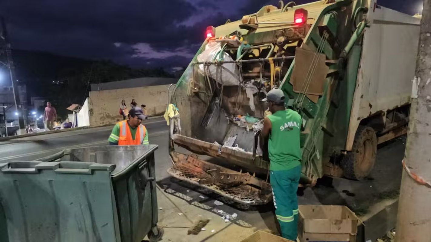'Uma cena que não sai da cabeça': garis relatam susto após encontrar corpo de recém-nascido em lixeira de Manhuaçu