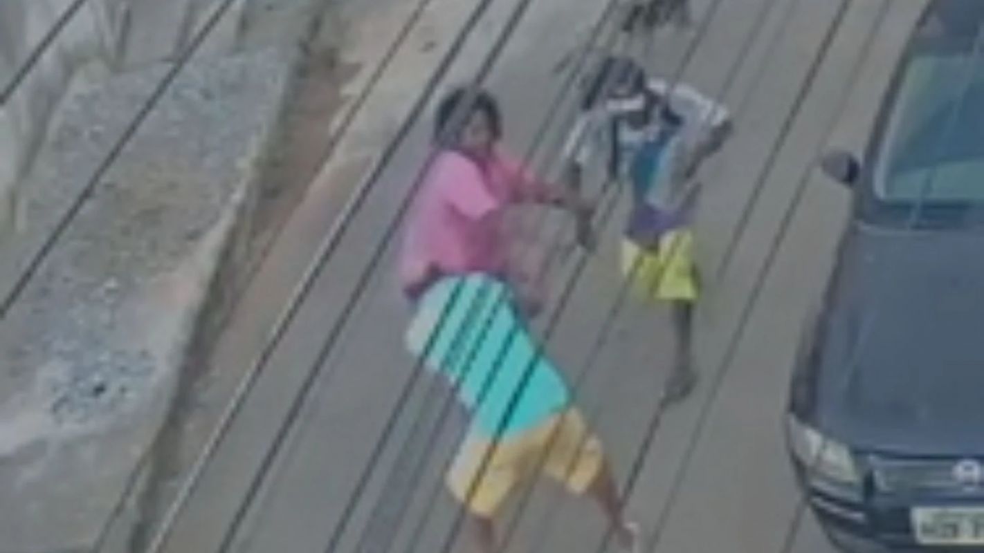 Vídeo: homem é agredido após discussão em Coronel Fabriciano