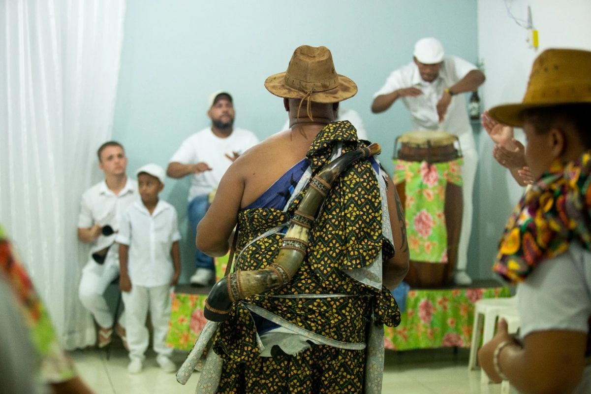 Documentário celebra cultura do Candomblé no Cine Casa 28 em Timóteo