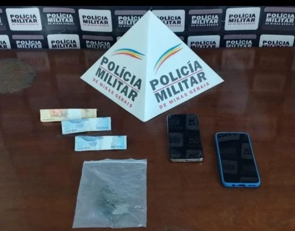 Operação policial em Alvinópolis resulta em apreensão de drogas e prisão de dois suspeitos