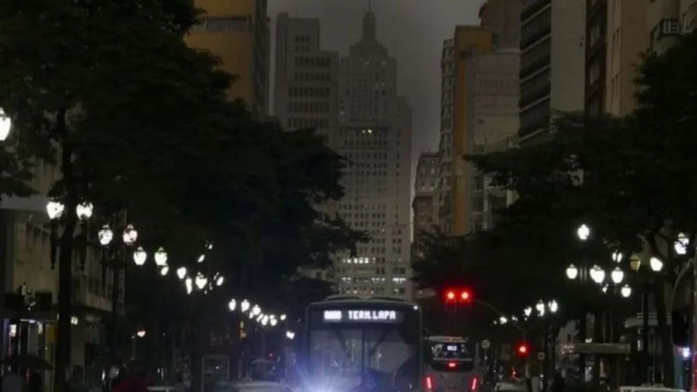 Após vendaval, 835 mil imóveis seguem sem energia na Grande São Paulo