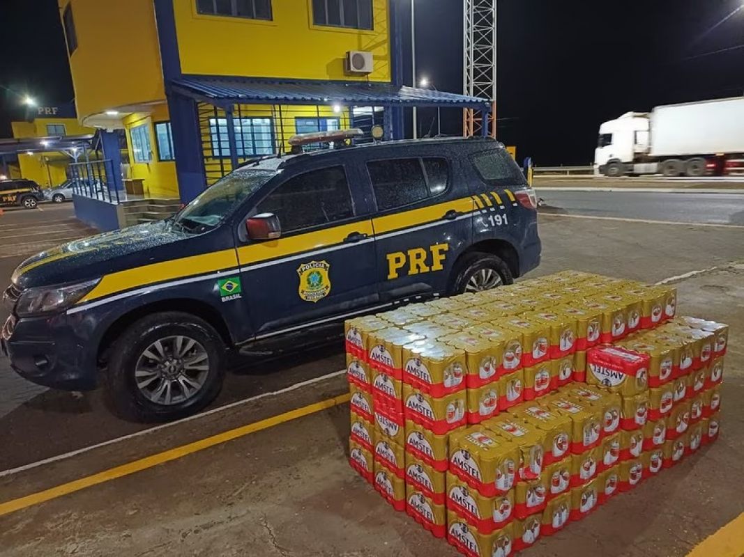 PRF prende dupla e recupera carga de cerveja furtada em MG