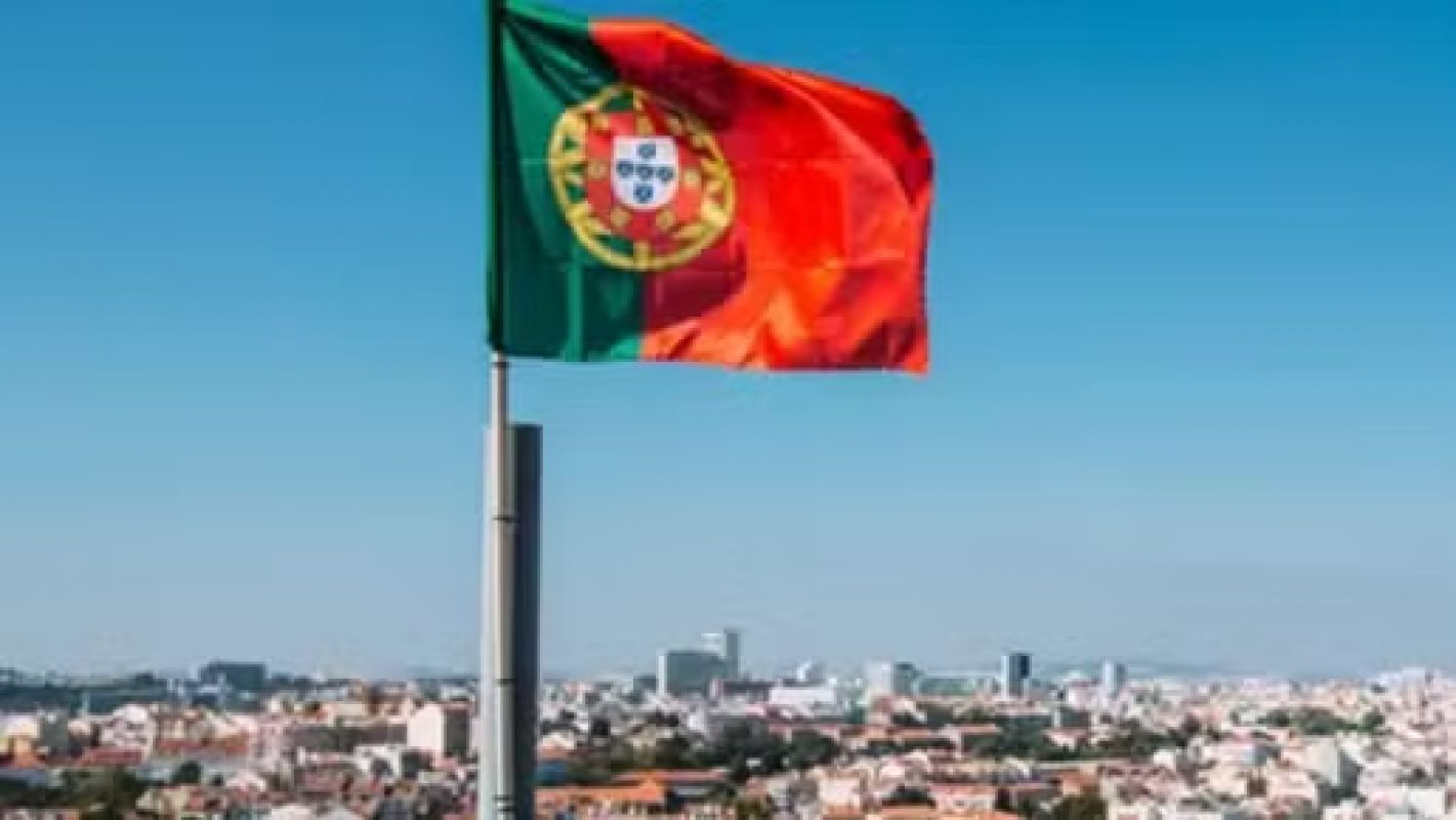 Lei prevê que imigrantes ilegais, entre eles brasileiros, podem ser levados a centro de detenção em Portugal; 'caça' é improvável, diz sindicato