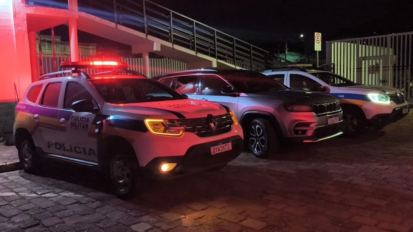 PM intercepta carro furtado em BH na BR-381 em Nova Era; veículo iria para Ipatinga