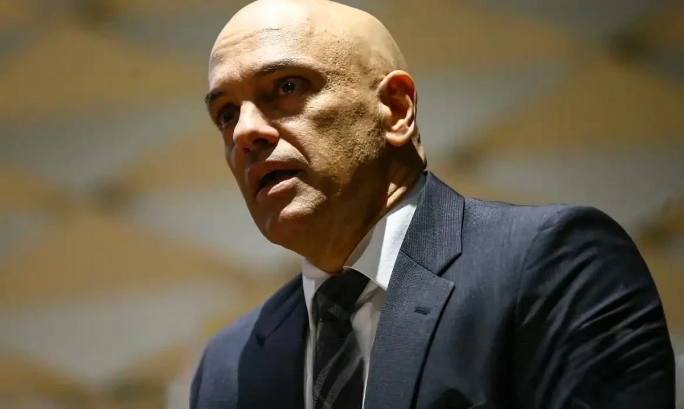 Lucro suspeito com dólar leva Moraes a acionar PF