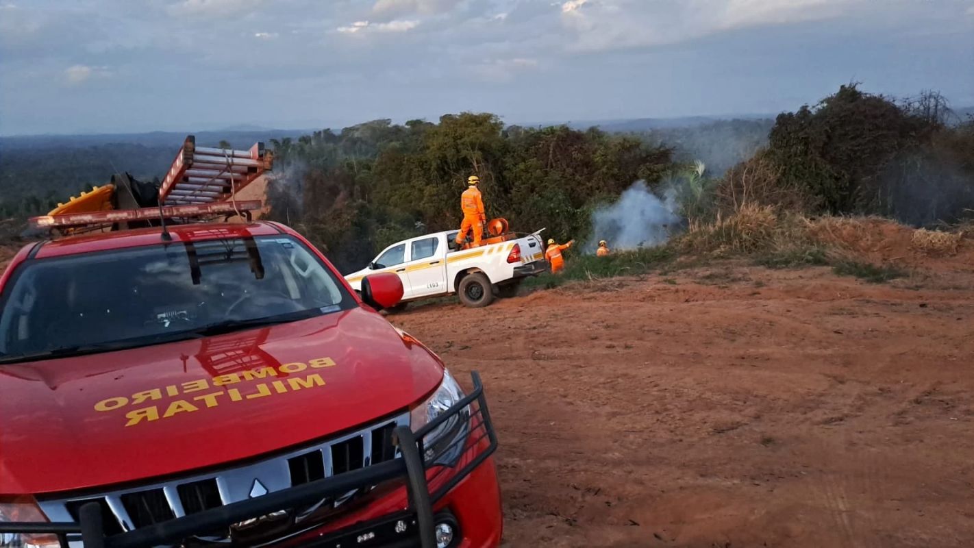 Incêndio avança no Parque Estadual do Rio Doce e mobiliza força-tarefa