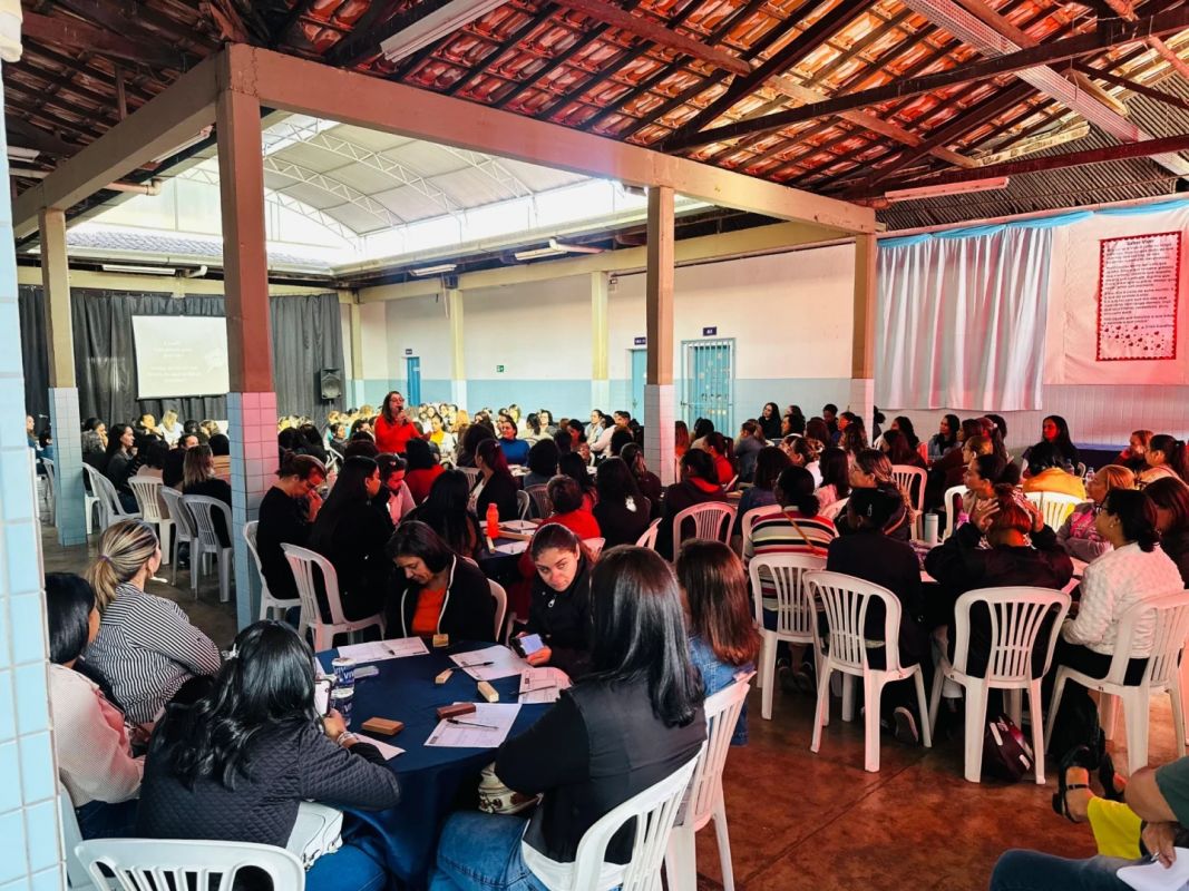 Ipatinga capacita 500 assistentes com foco na inclusão e afeto nas escolas