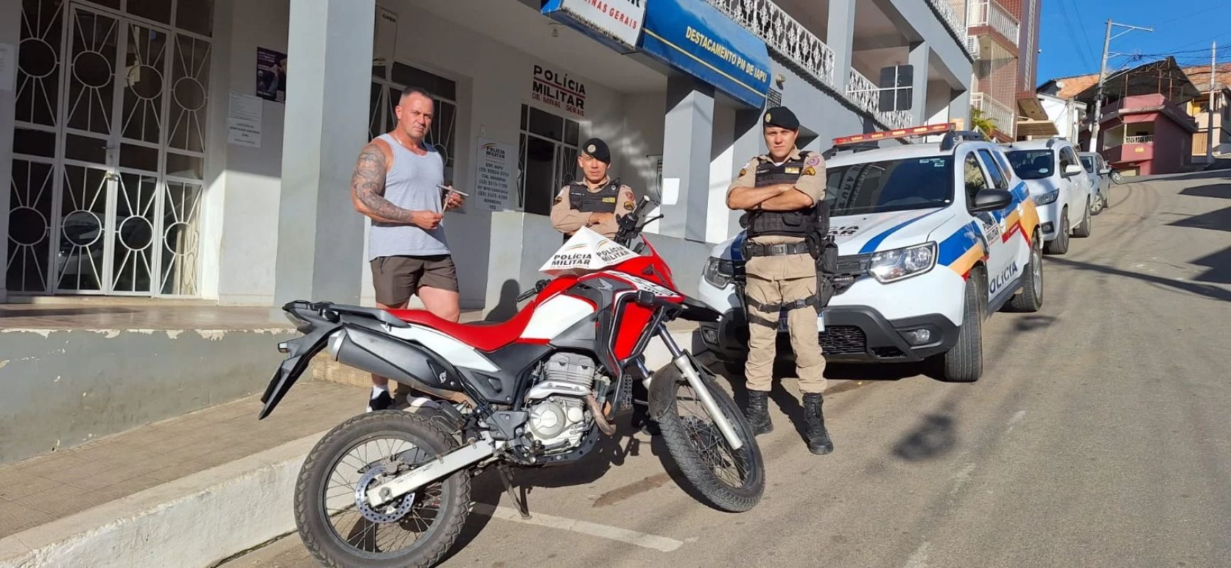 Polícia Militar recupera moto furtada após perseguição na BR-458 em Iapu