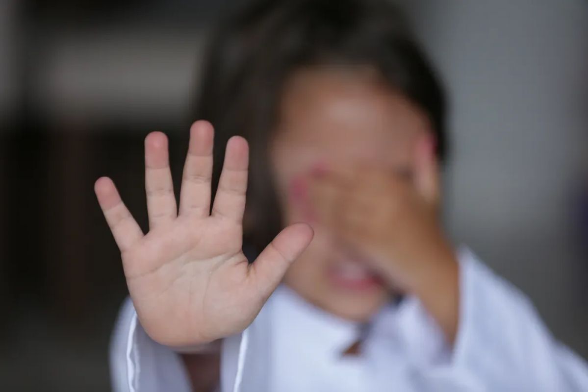 Homem é preso por estuprar filha de 5 anos em MG: 'Ficou retraída e tinha dificuldades para andar', diz polícia