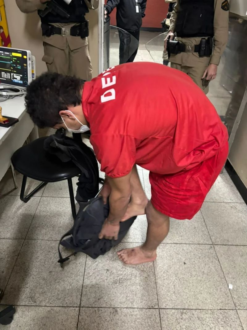 Preso mata policial penal e foge disfarçado com farda da vítima em hospital de BH