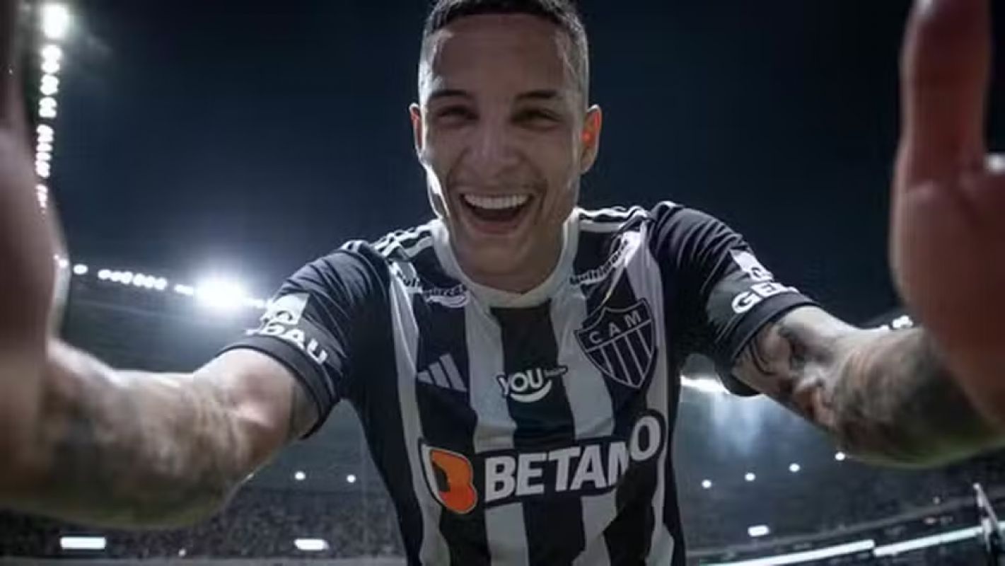 Casa do jogador Guilherme Arana é invadida por criminosos em BH