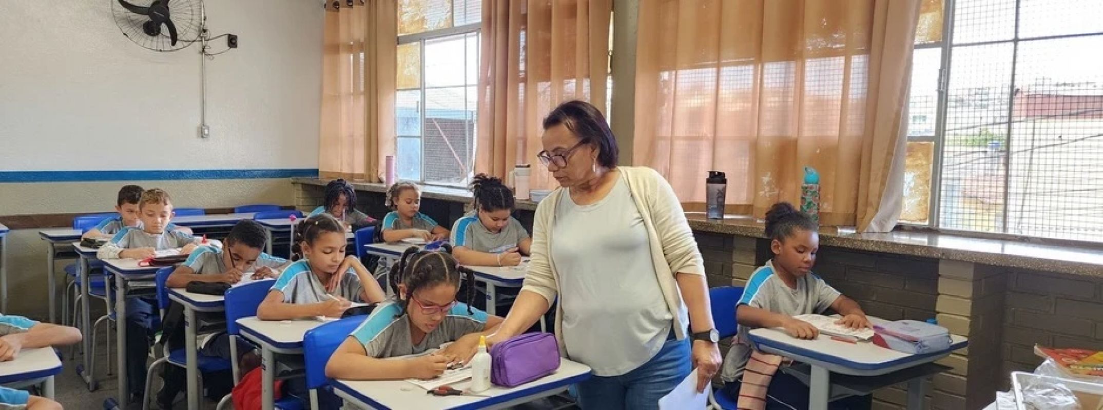 Governo de Minas cria incentivos inéditos para profissionais da educação