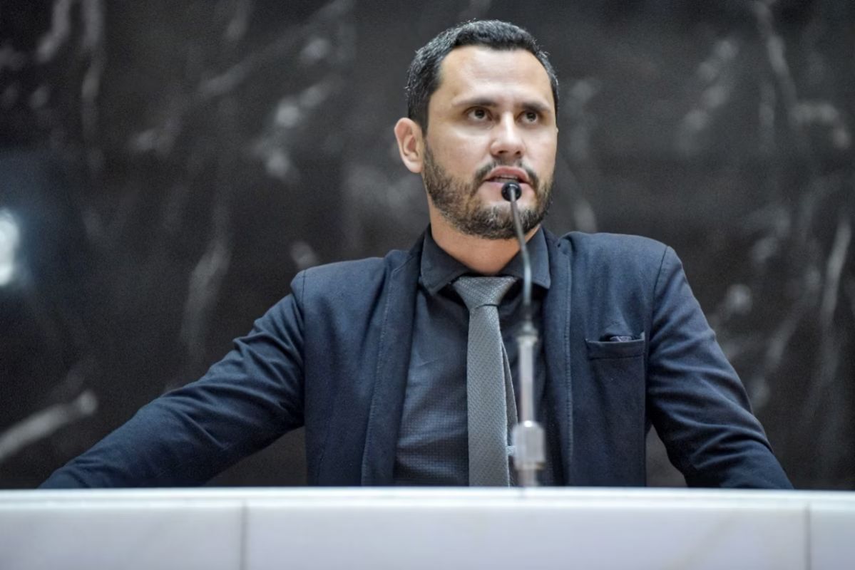 Cleitinho propõe exame toxicológico obrigatório para políticos antes da diplomação