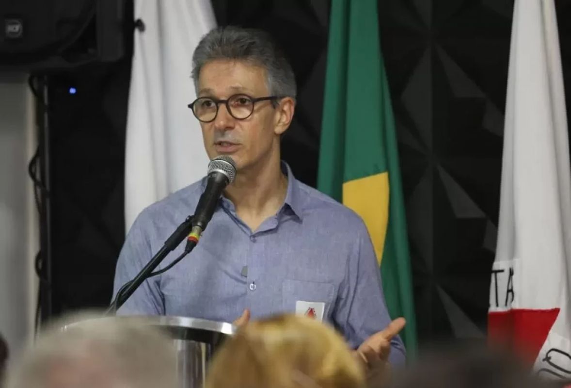 Zema aciona créditos e compensações para reduzir dívida bilionária de Minas com a União