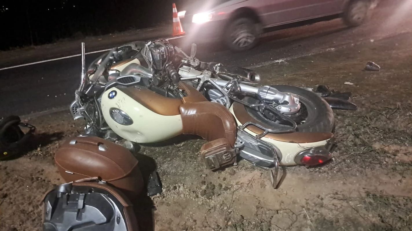 Motociclista perde o controle da direção e cai na BR-381 em Ipatinga