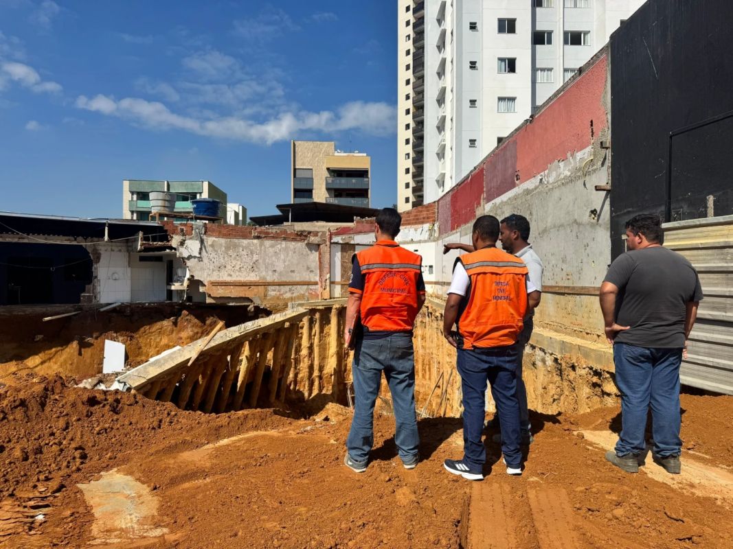 Defesa Civil de Ipatinga atua em ocorrência de desabamento; veja vídeo