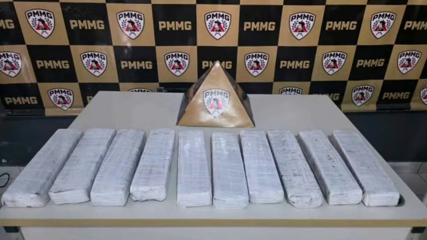 Adolescente é apreendida com maconha após desembarcar de ônibus em Janaúba, MG