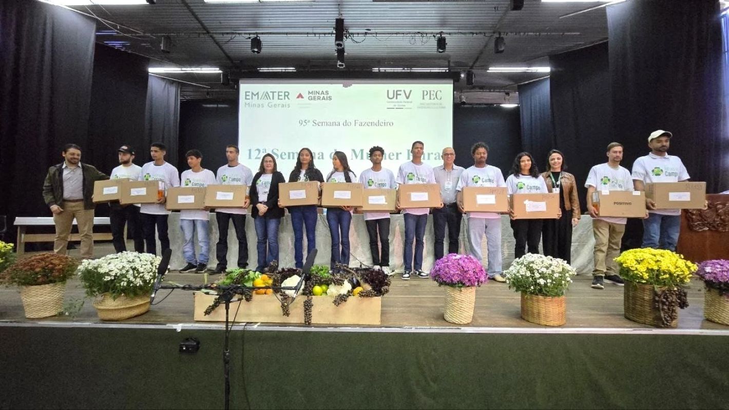 Jovens rurais de Minas recebem notebooks para impulsionar gestão nas propriedades