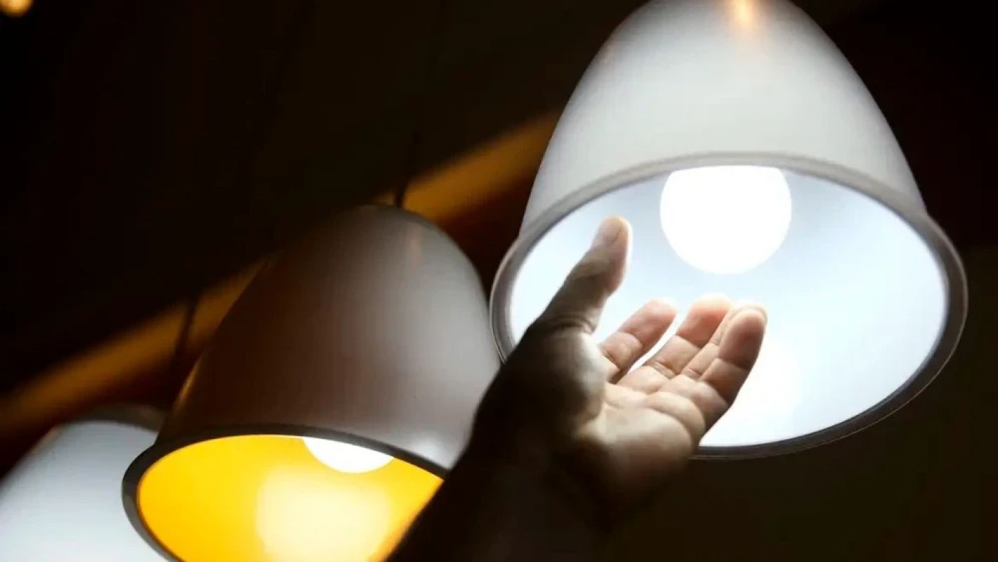Conta de luz terá cobrança extra em setembro com bandeira vermelha 2