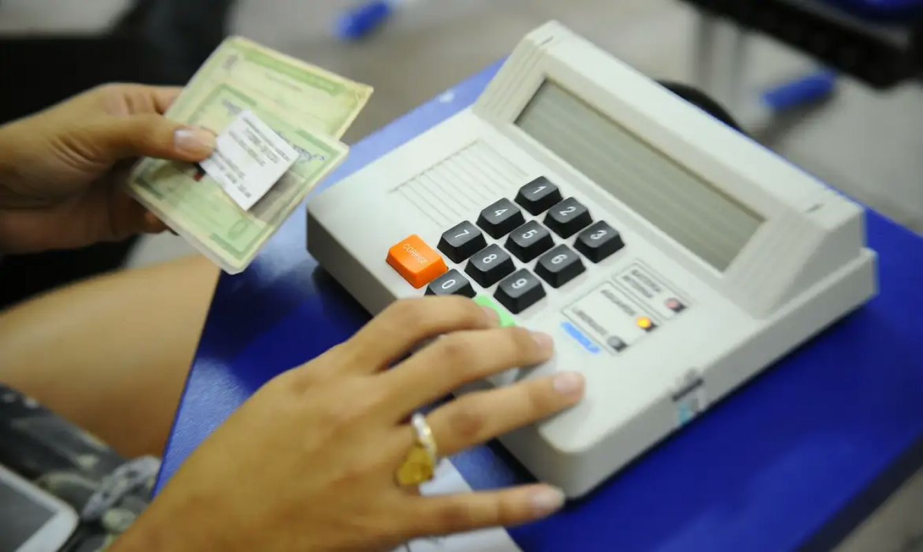 Prazo para regularizar título de eleitor termina nesta quarta; quem não regularizar fica sem votar em 2026
