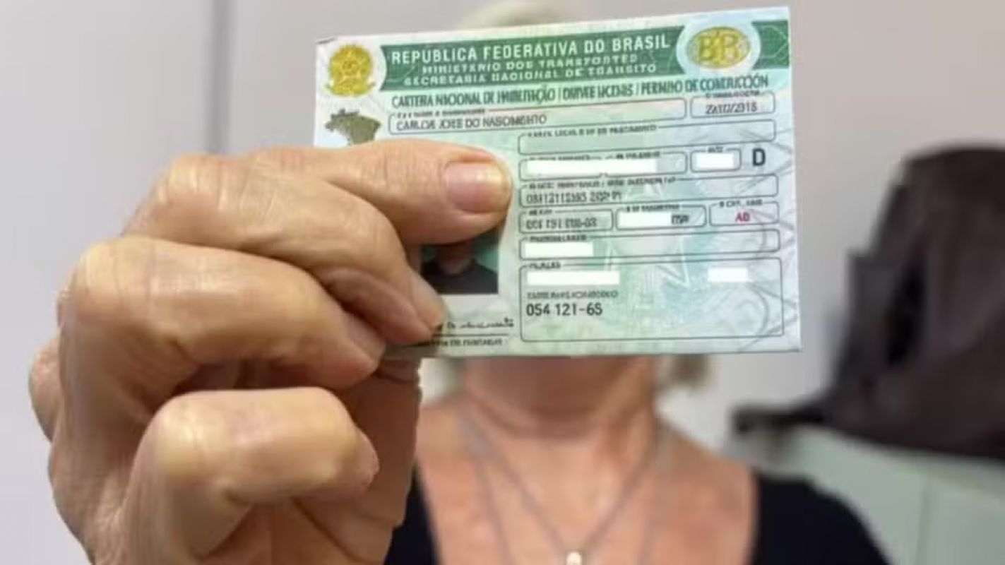 Nova CNH faz brasileiros economizarem R$ 499 milhões com fim da renovação automática, diz ministério
