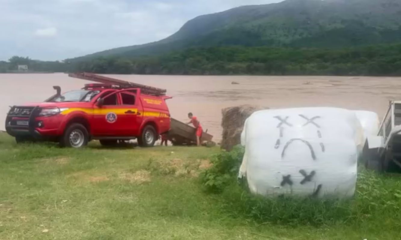 Adolescente foge da PM, pula em rio e acaba resgatado pelos bombeiros em Governador Valadares