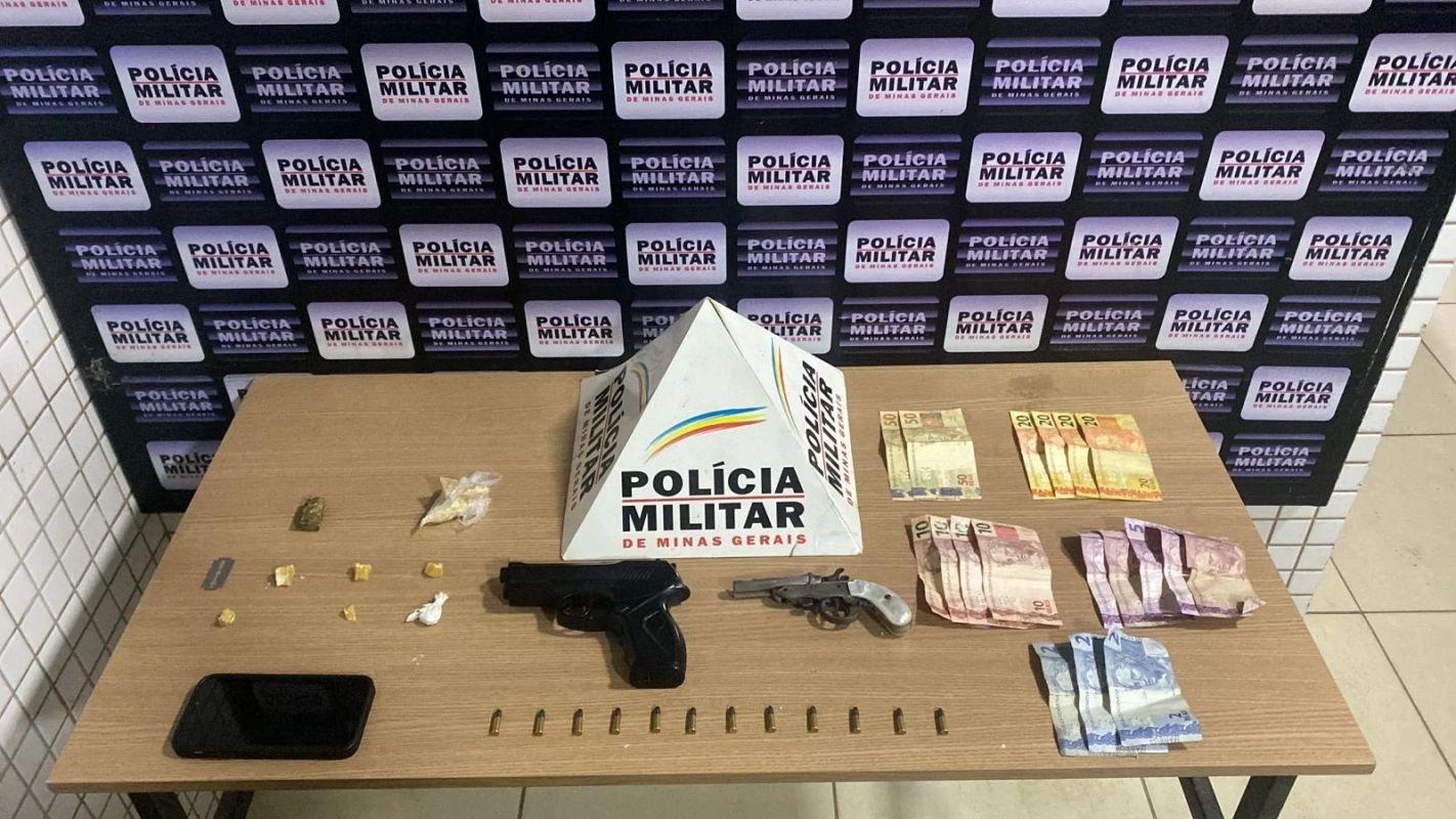 Dupla é detida com drogas, arma e munições em Caratinga