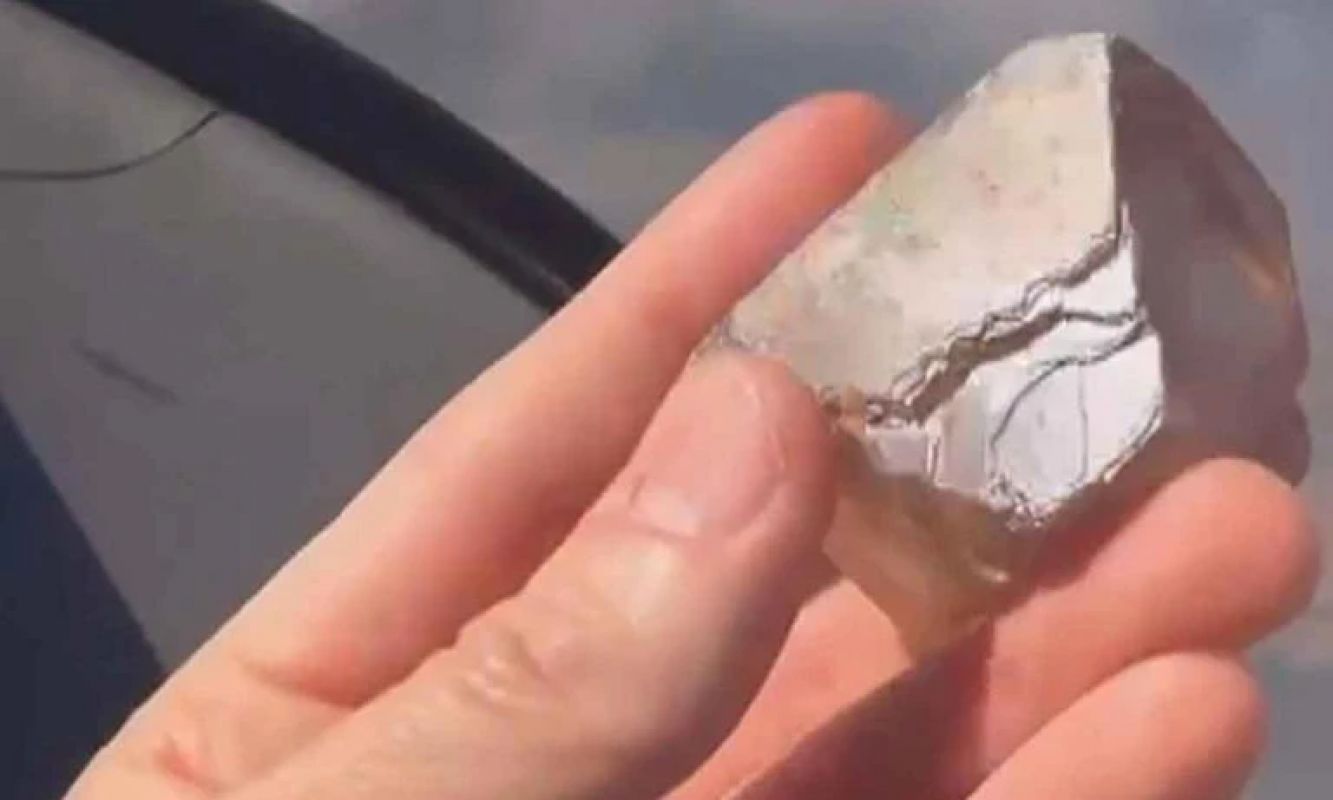 PF investiga origem de diamante gigante retido em Minas Gerais