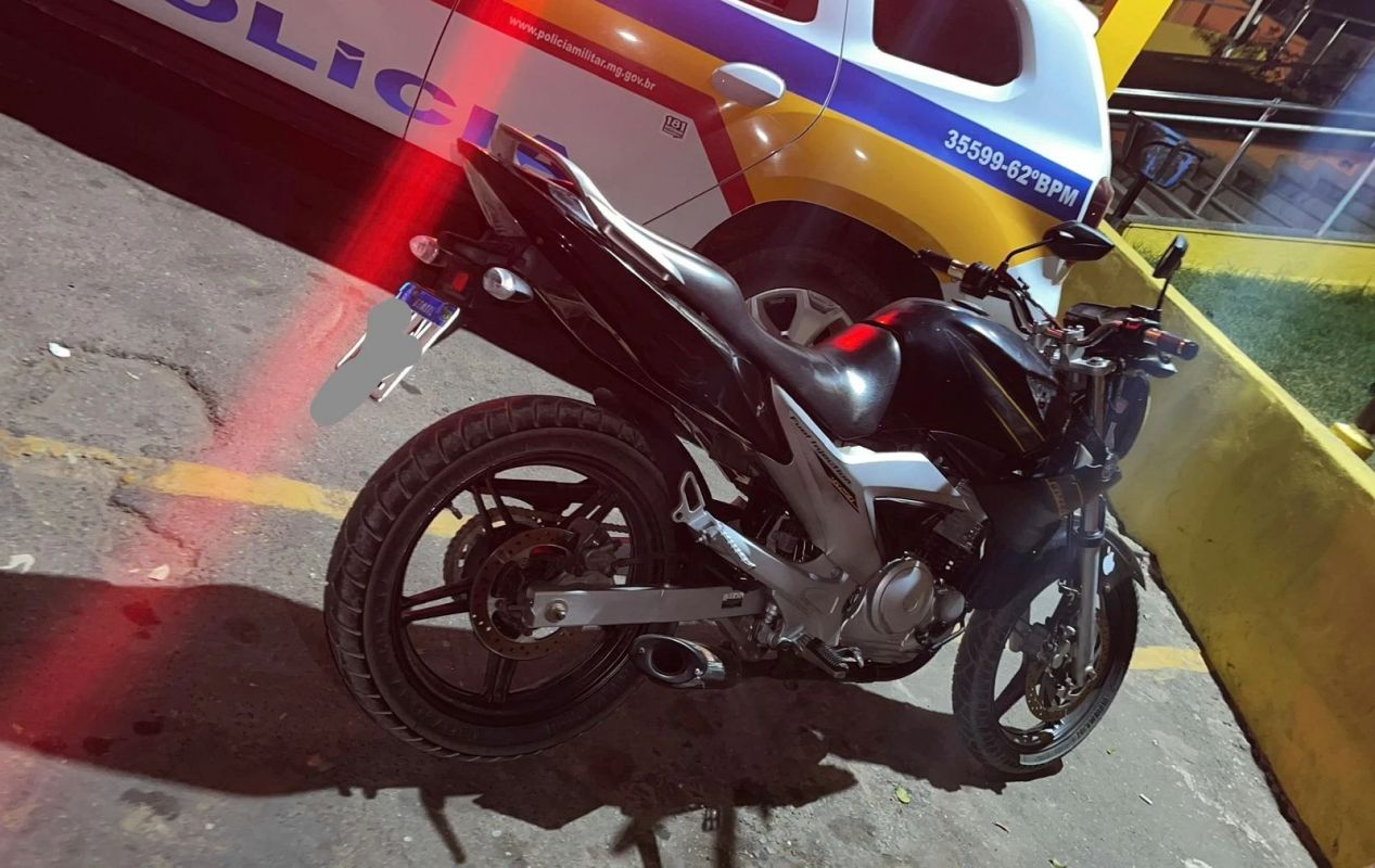 Motociclista foge após acidente e deixa companheira ferida em Ubaporanga