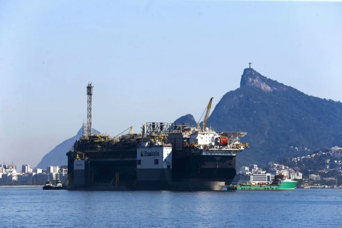 Restrição no Estreito de Ormuz abre oportunidade para o Brasil no mercado global de energia