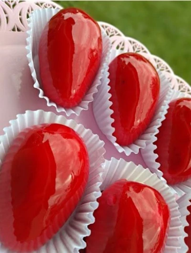 Docerias fecham para atender febre do 'Morango do Amor' no ES