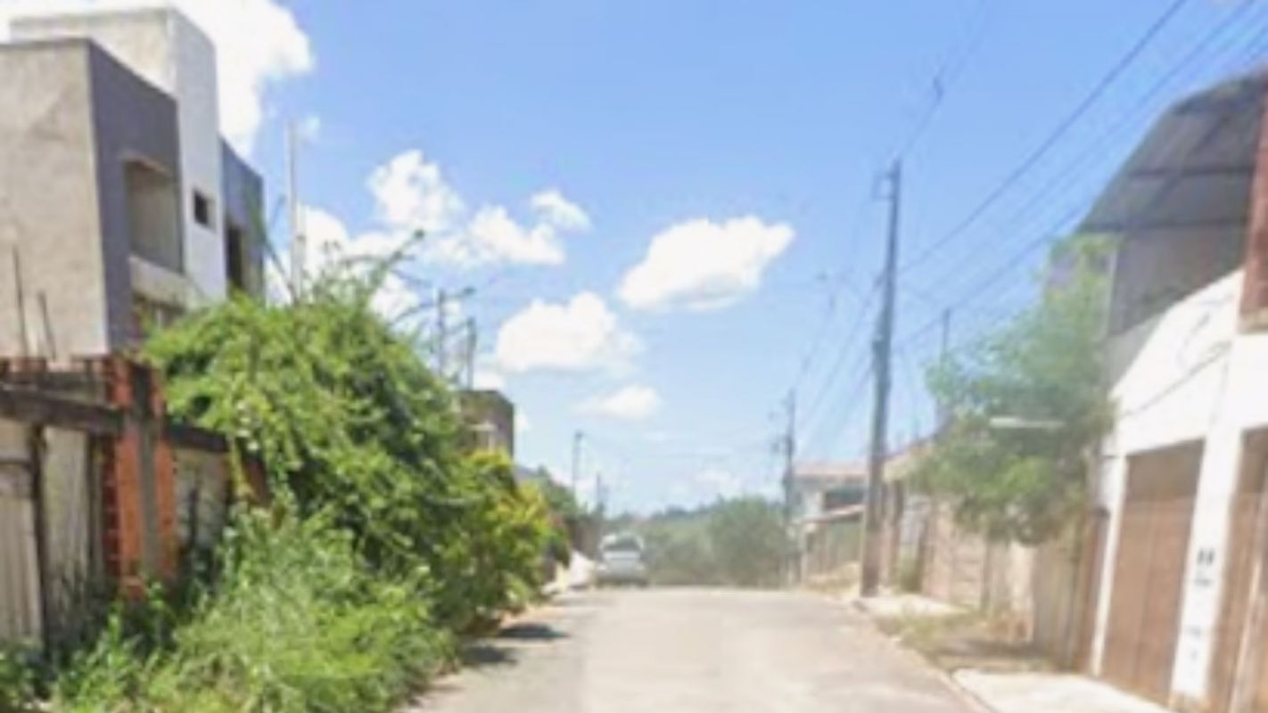 Polícia apreende drogas e bicicleta motorizada após perseguição em Santana do Paraíso