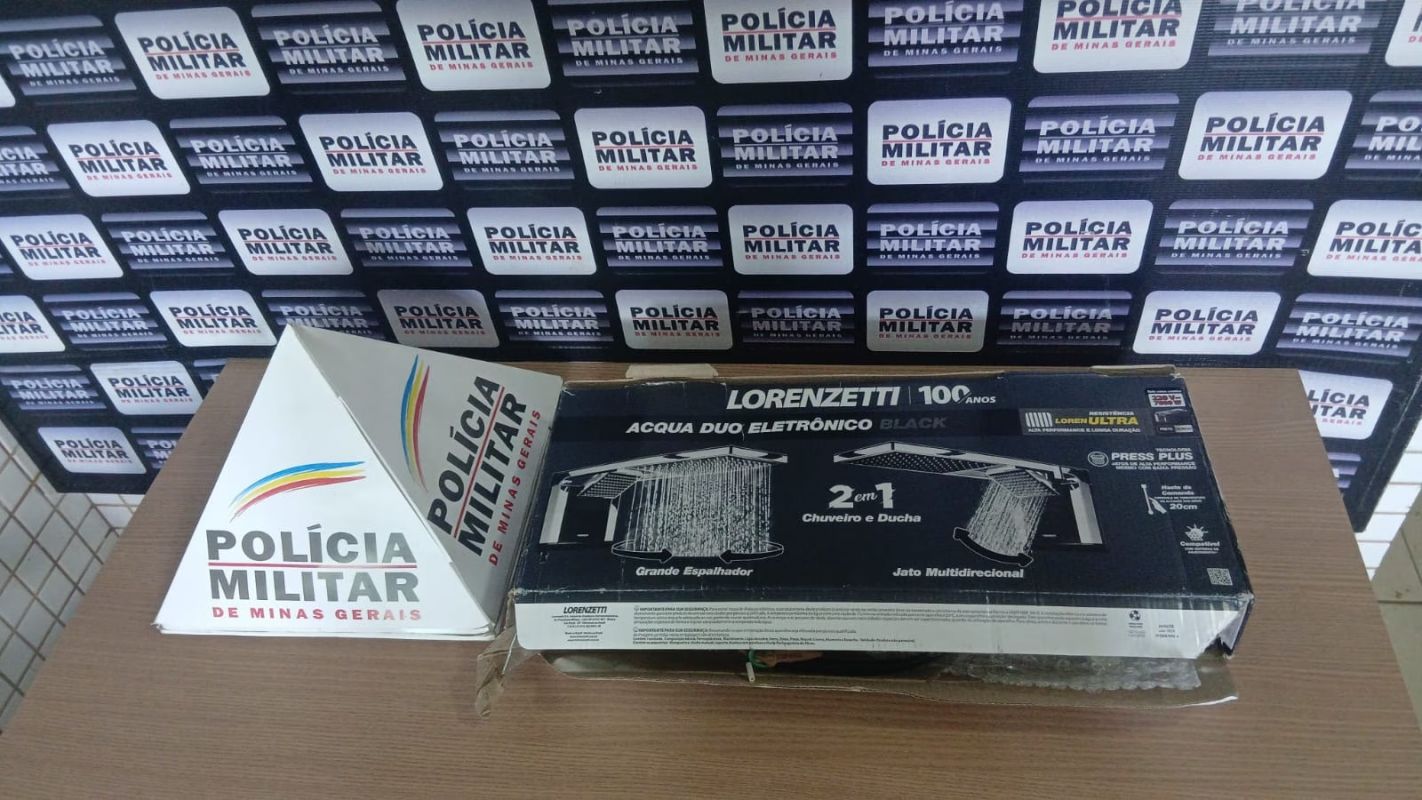 Mulher é presa suspeita de furtar chuveiro em loja de Caratinga