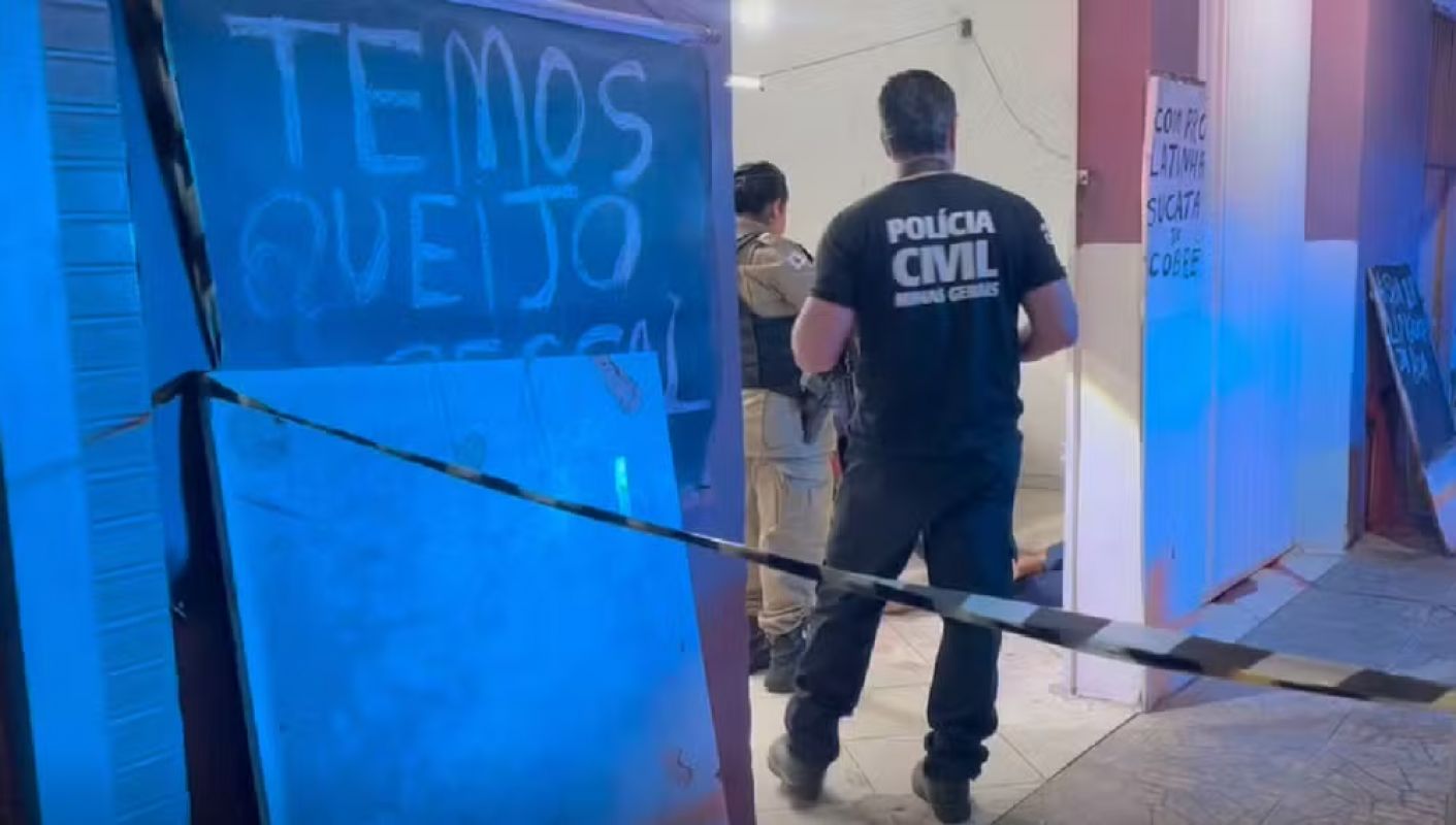 Dupla em moto mata homem dentro de mercado em Ipatinga