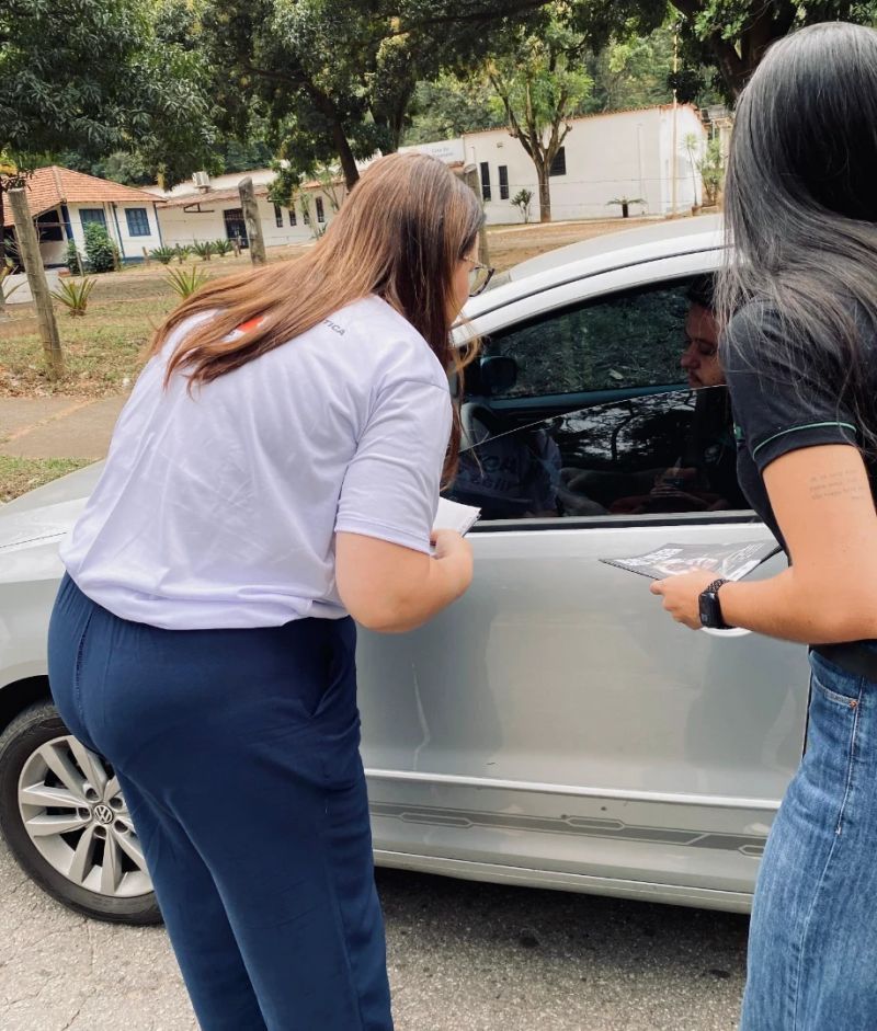 Blitz educativa marca campanha Agosto Lilás contra violência à mulher em Ipatinga