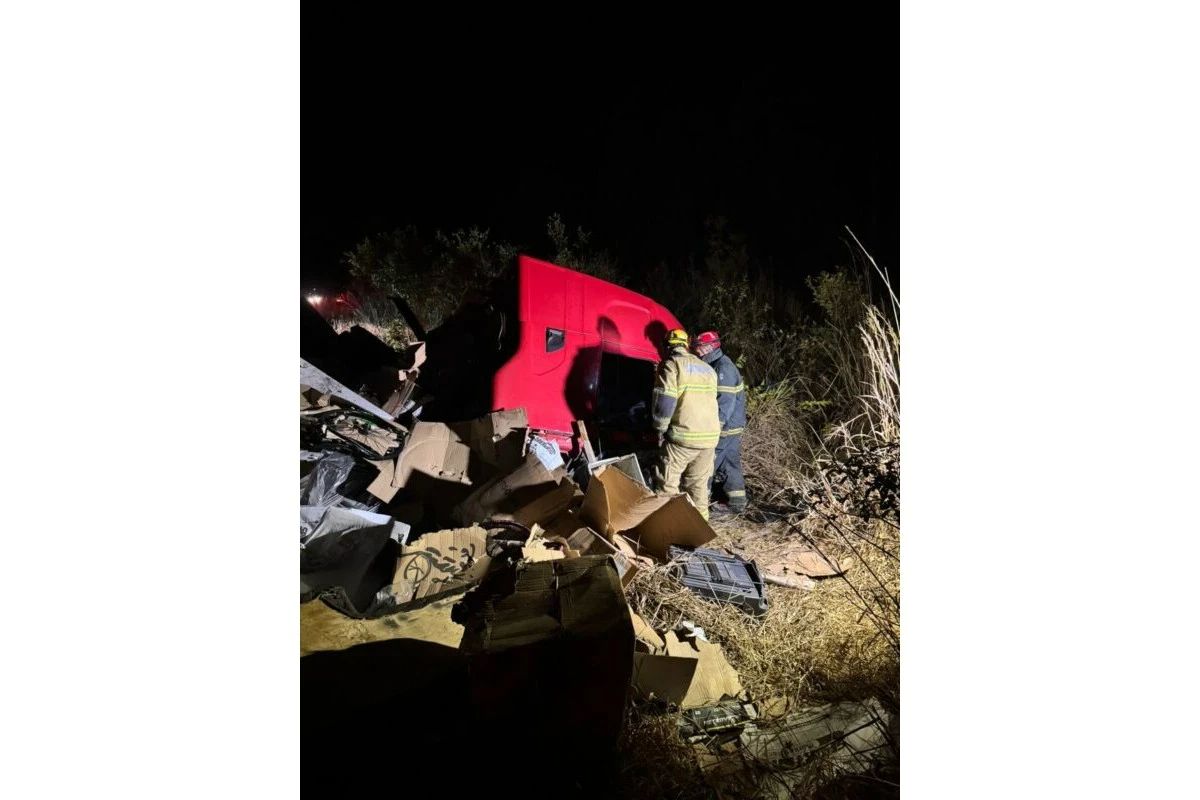 Acidente na BR-251 entre carretas deixa um morto e dois feridos