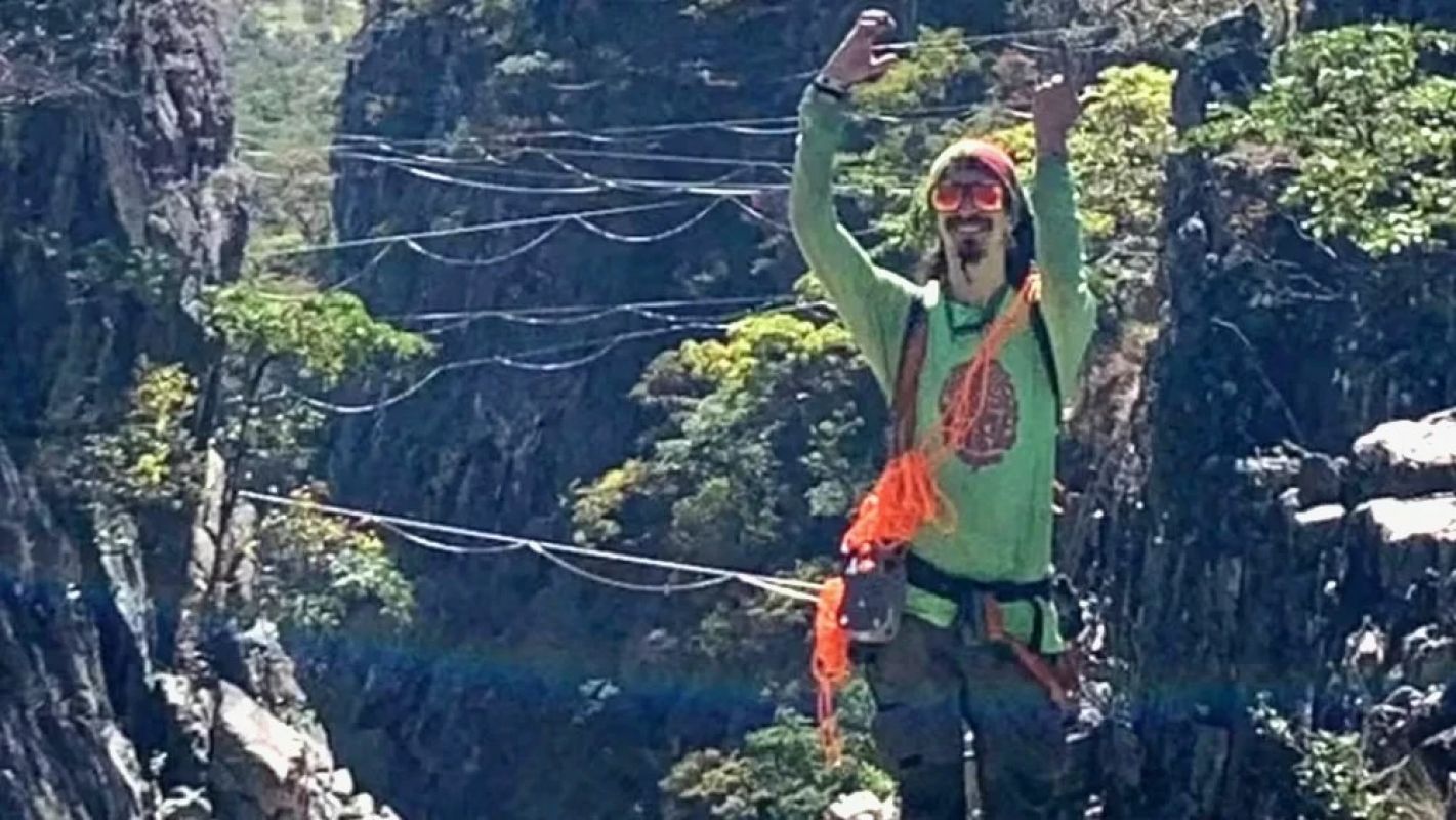 Queda de 50 metros mata turista durante highline na Chapada dos Veadeiros