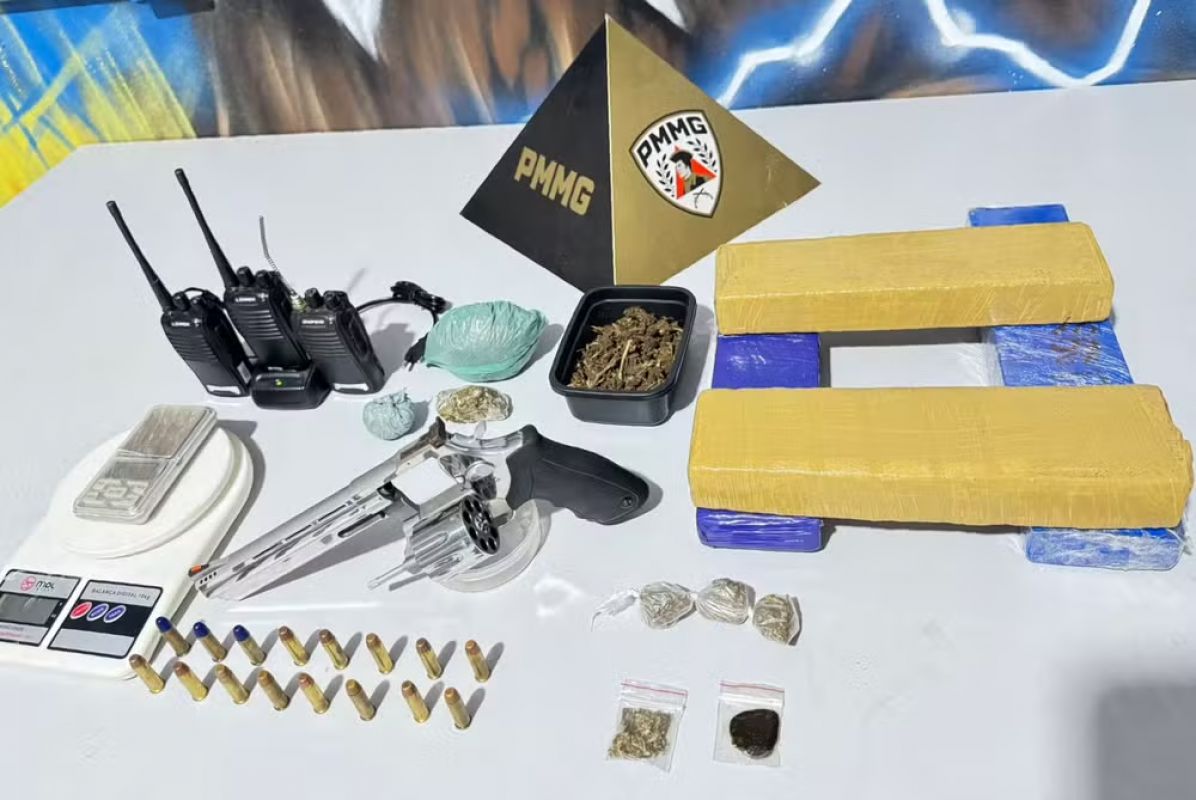 Denúncia leva à apreensão de drogas e arma em Ipatinga; adolescente diz que era pago para esconder material