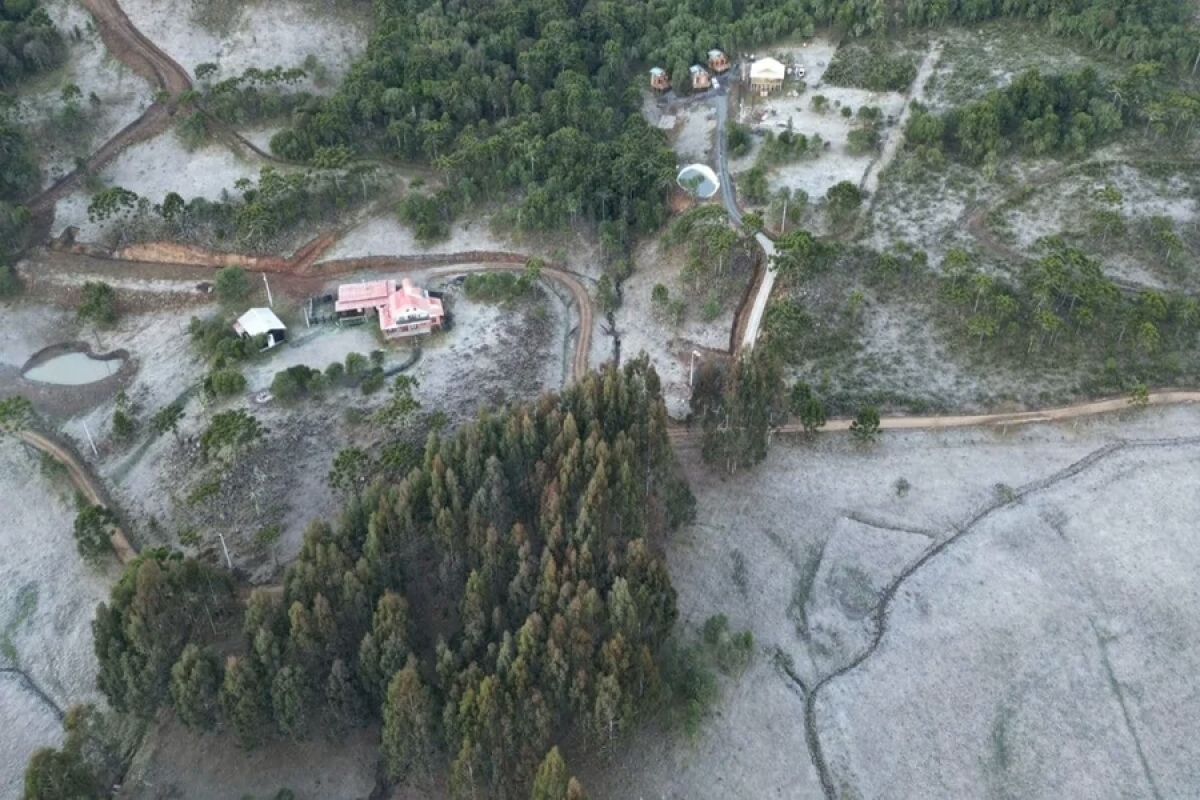 Frio intenso e risco de temporais marcam a quarta; geada e baixa umidade entram em alerta