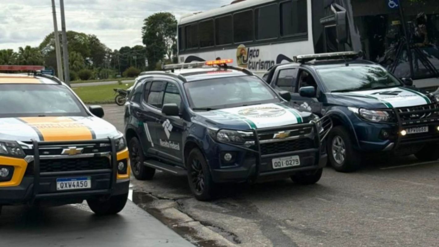 Receita Federal apreende ônibus com produtos de contrabando na BR-381, em Ipatinga