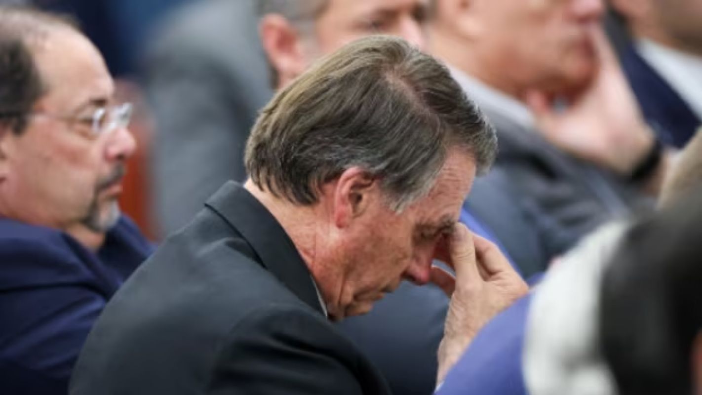Bolsonaro passa por audiência de custódia após prisão preventiva decretada por Moraes