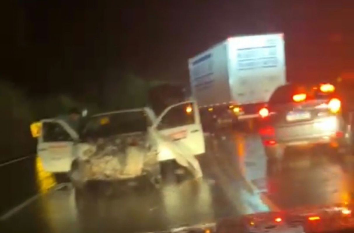 Acidente entre carro e carreta na BR-381 deixa quatro vítimas entre Monlevade e São Gonçalo