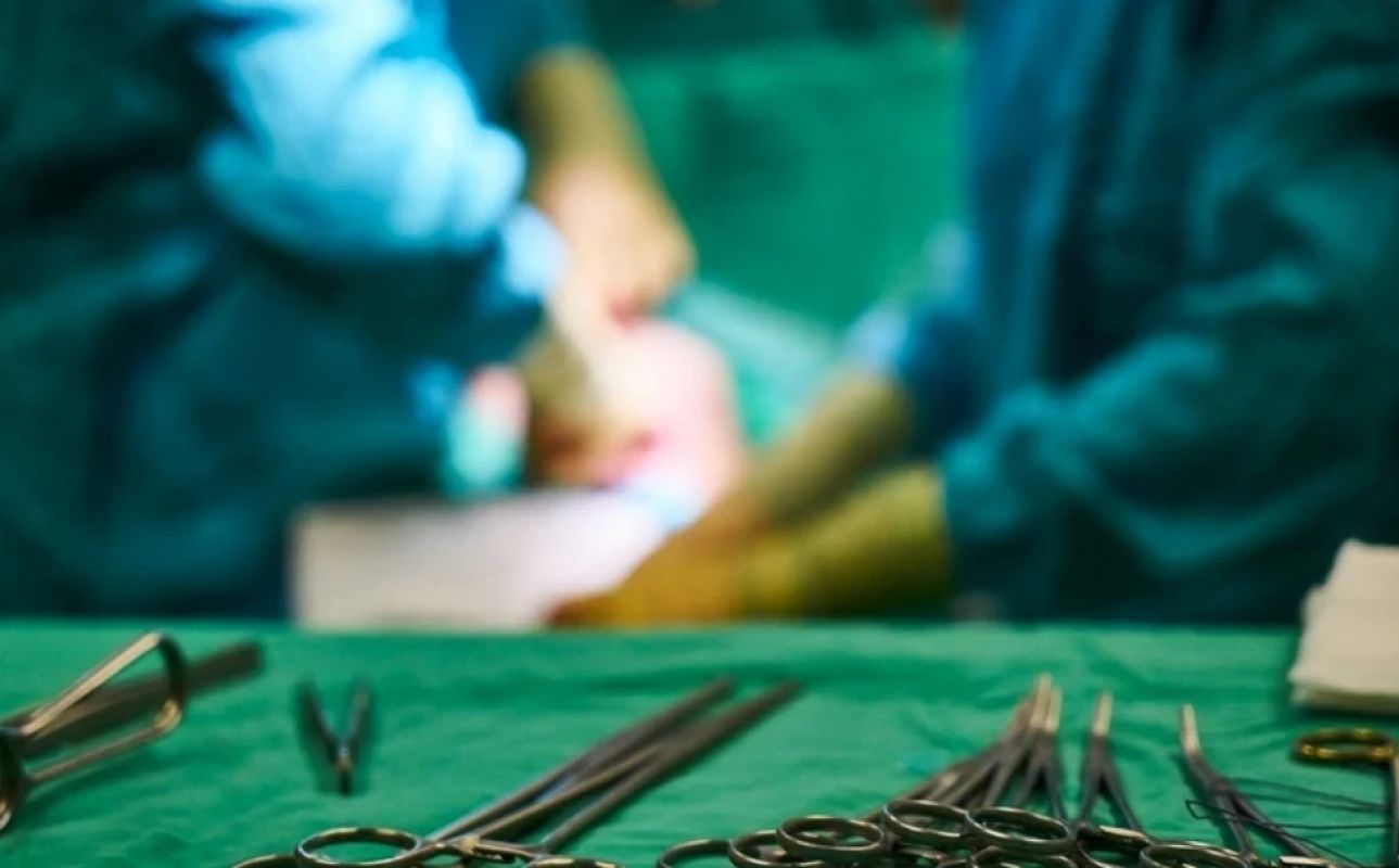Erro médico grave leva à amputação de pênis durante cirurgia