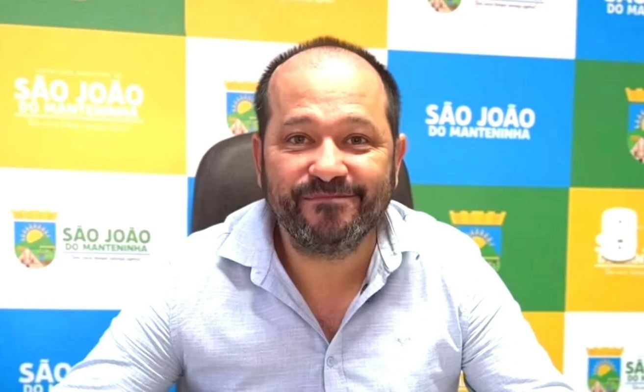 Justiça afasta esposa e irmã de prefeito mineiro por nepotismo