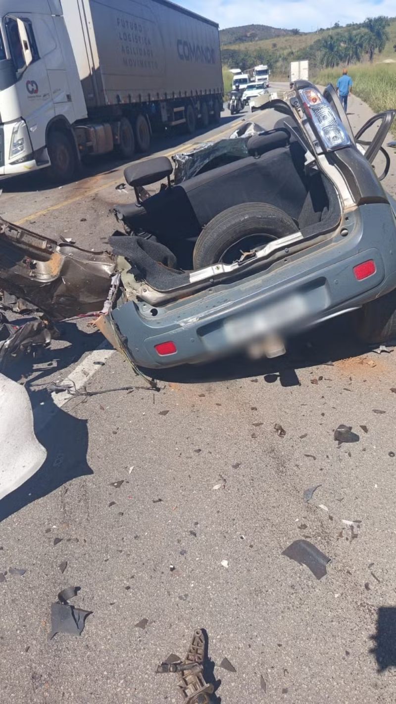 Mulher é morta a facadas em Medina; suspeito morre em batida na BR-116