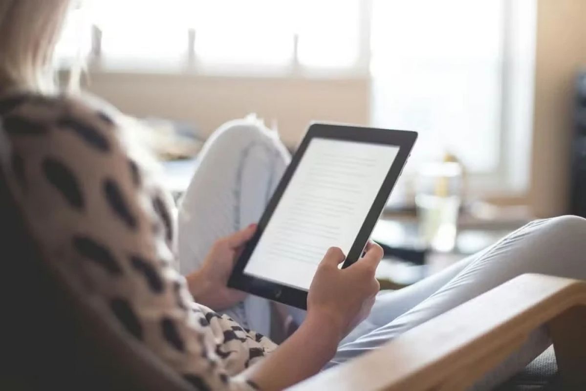 Procon multa Amazon em R$ 6 milhões por venda tablet sem carregador