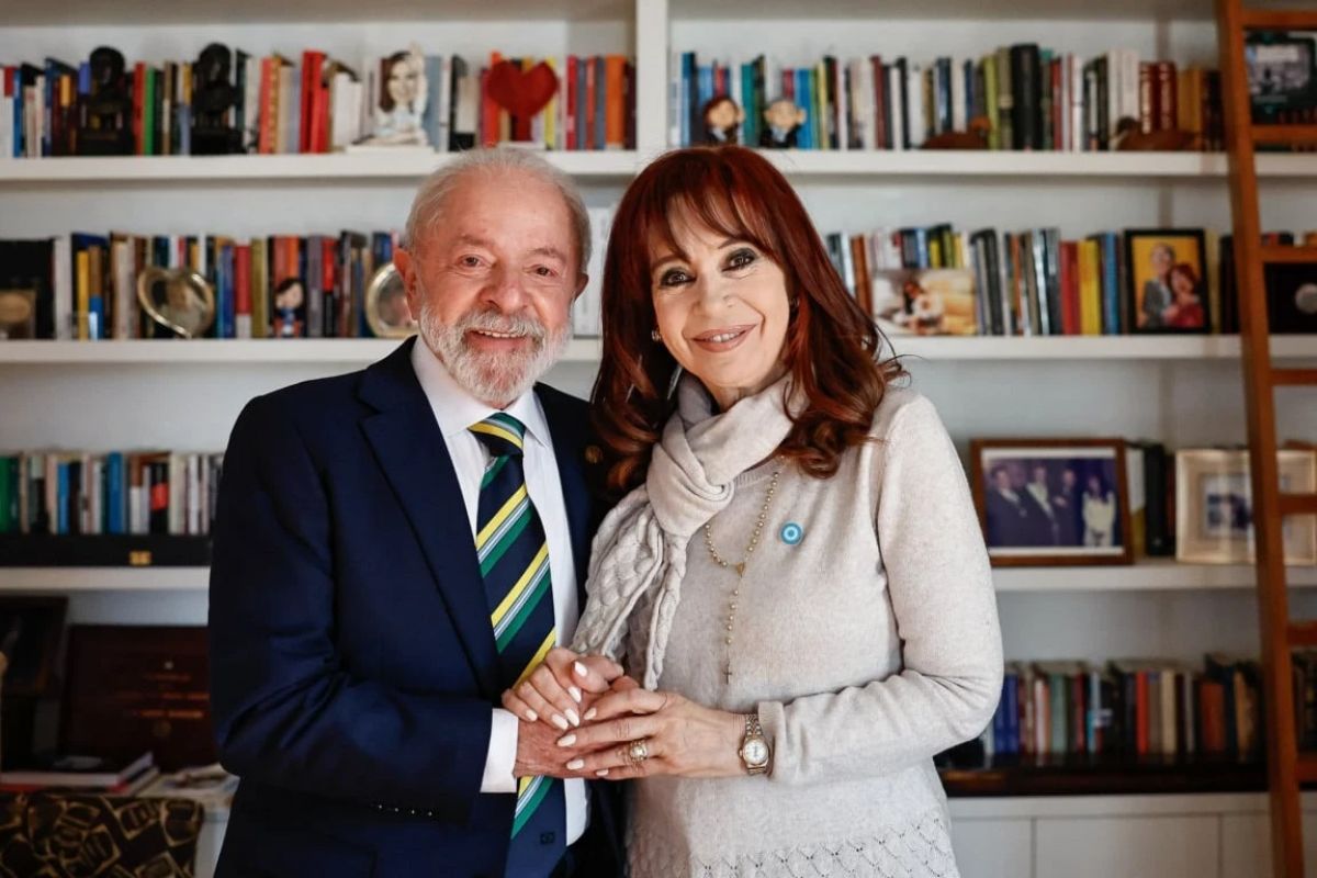 Cristina Kirchner e mais oito são multados em R$ 3 bilhões por corrupção